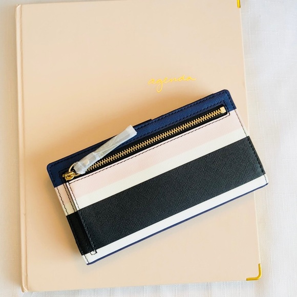 🎉HP-New Kate Spade Stacy Wallet in Cruise Stripe! - Picture 3 of 8